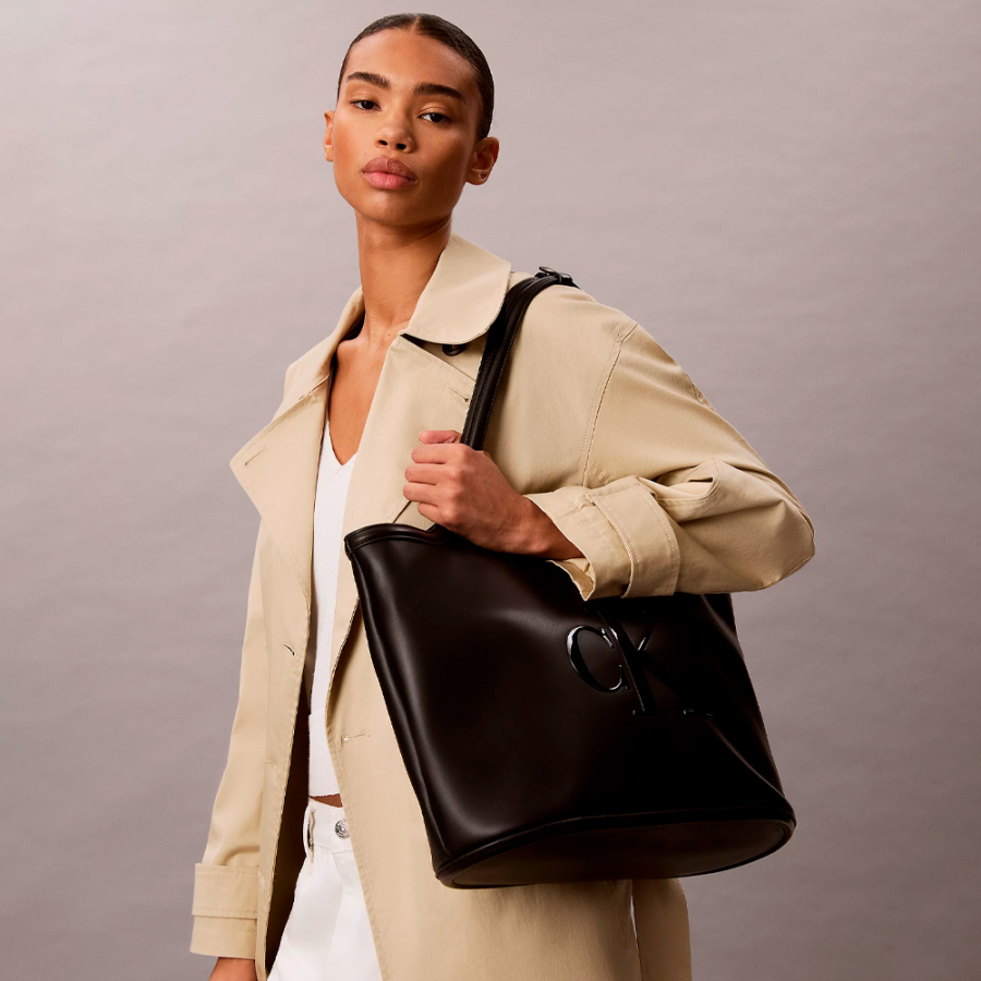 bolso-tote-con-monograma-grabado