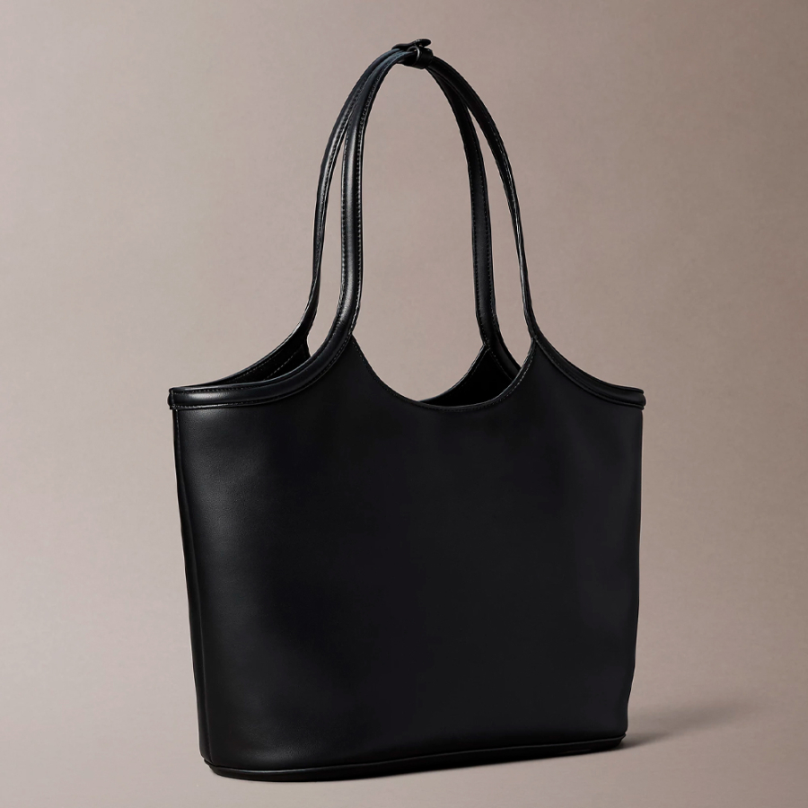 bolso-tote-con-monograma-grabado