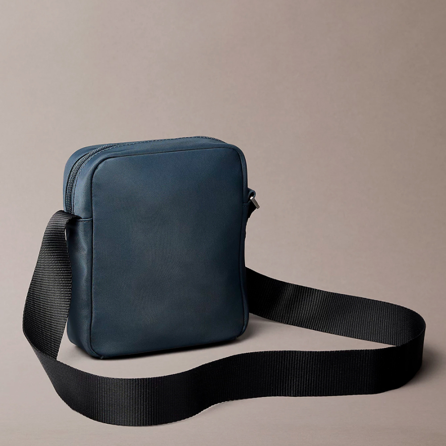 waterproof-nylon-reporter-bag waterproof-nylon-reporter-bag