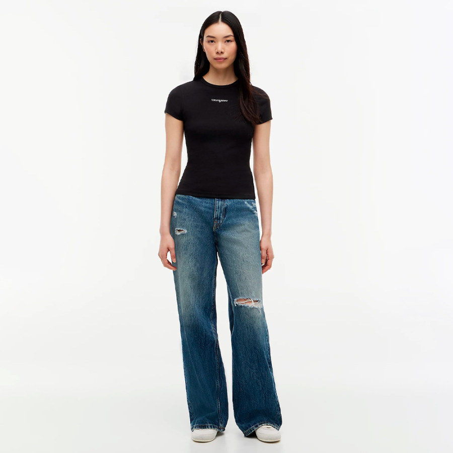 camiseta-slim-acanalada-con-logo camiseta-slim-acanalada-con-logo