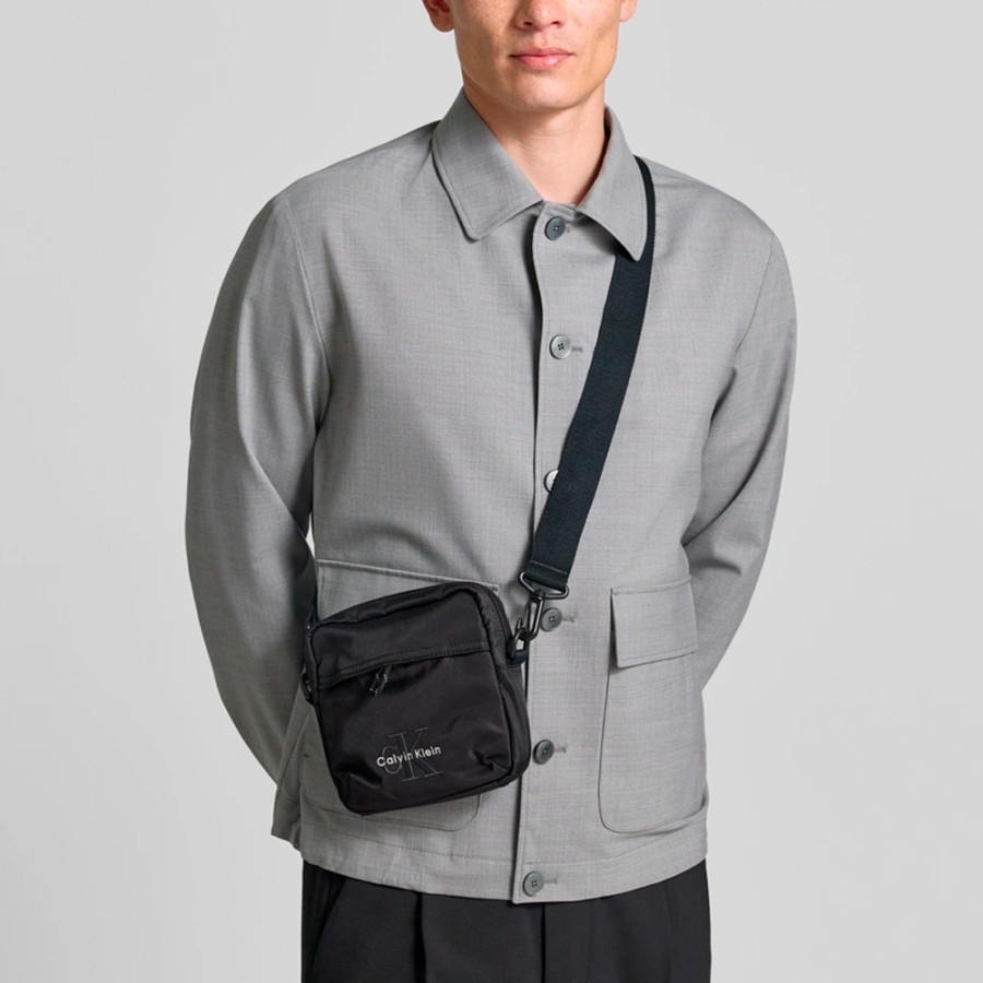 bold-square-crossbody-bag bold-square-crossbody-bag