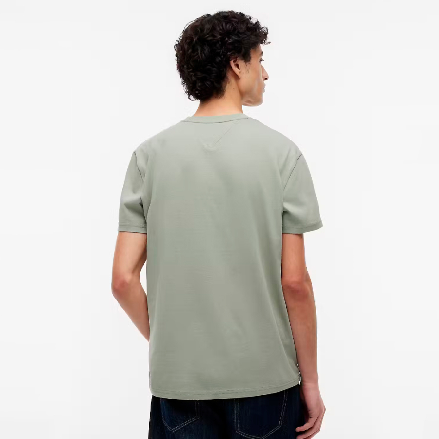 camiseta-com-logotipo-linear-de-corte-regular