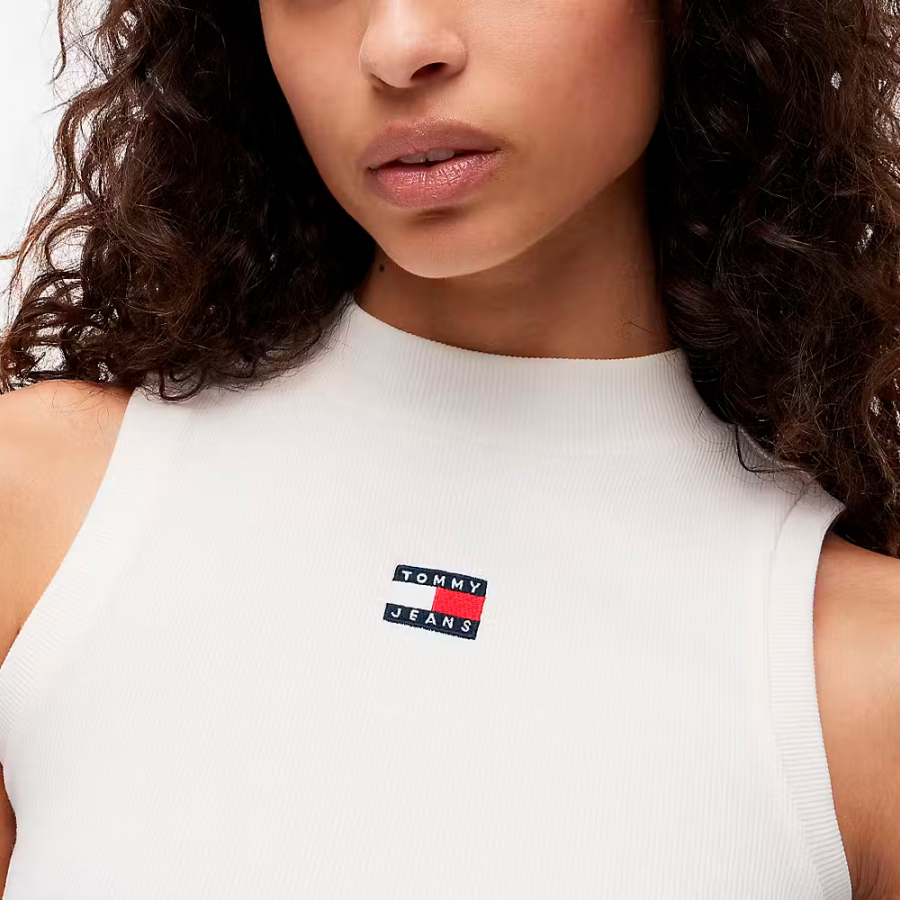 camiseta-slim-badge-rib-mock camiseta-slim-badge-rib-mock