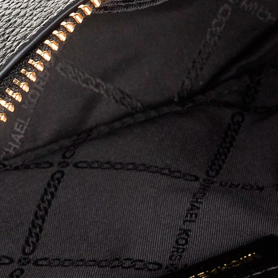 cartera-de-piel-con-cadena