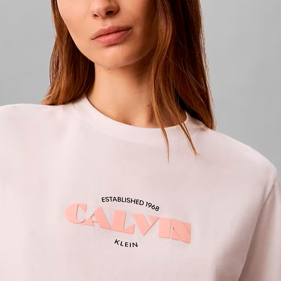 t-shirt-mit-klassischem-resort-logo