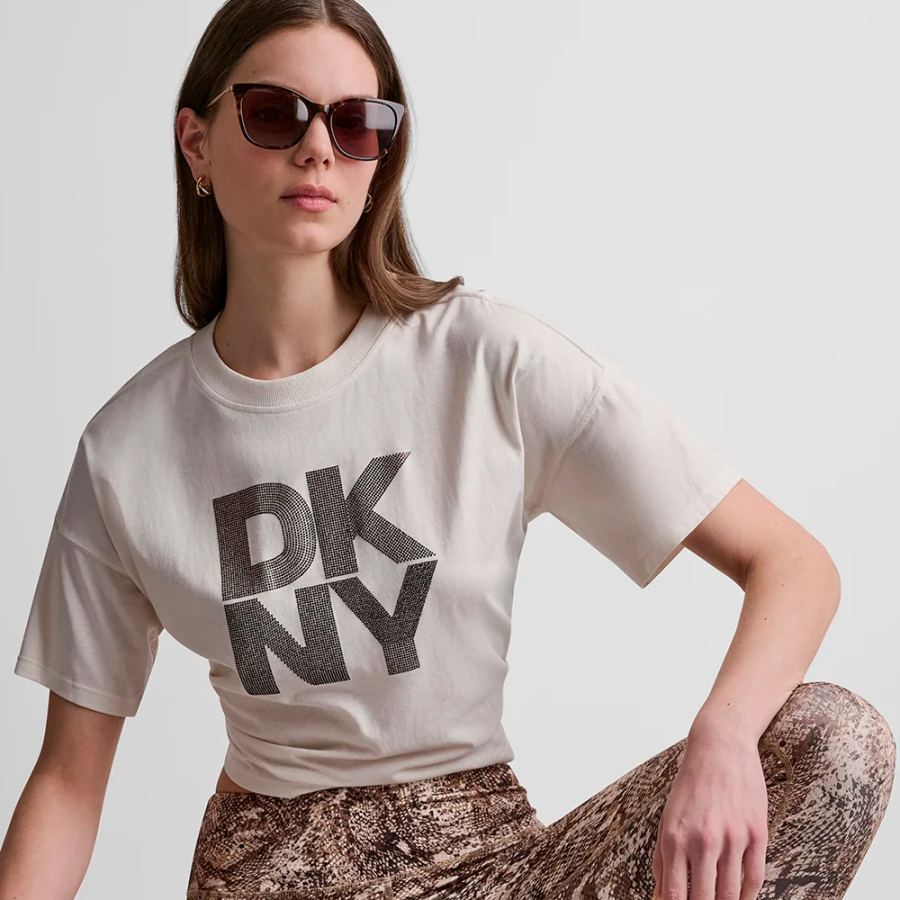 t-shirt-mit-gestapelten-strasssteinen-im-ombre-stil t-shirt-mit-gestapelten-strasssteinen-im-ombre-stil