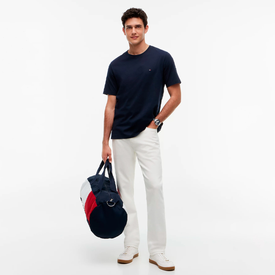 camiseta-de-cuello-redondo-con-logo-bordado