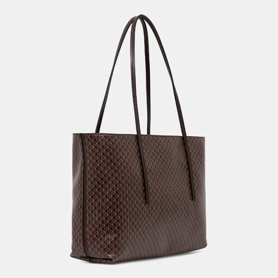bolso-tote-bag-revestida-con-logo