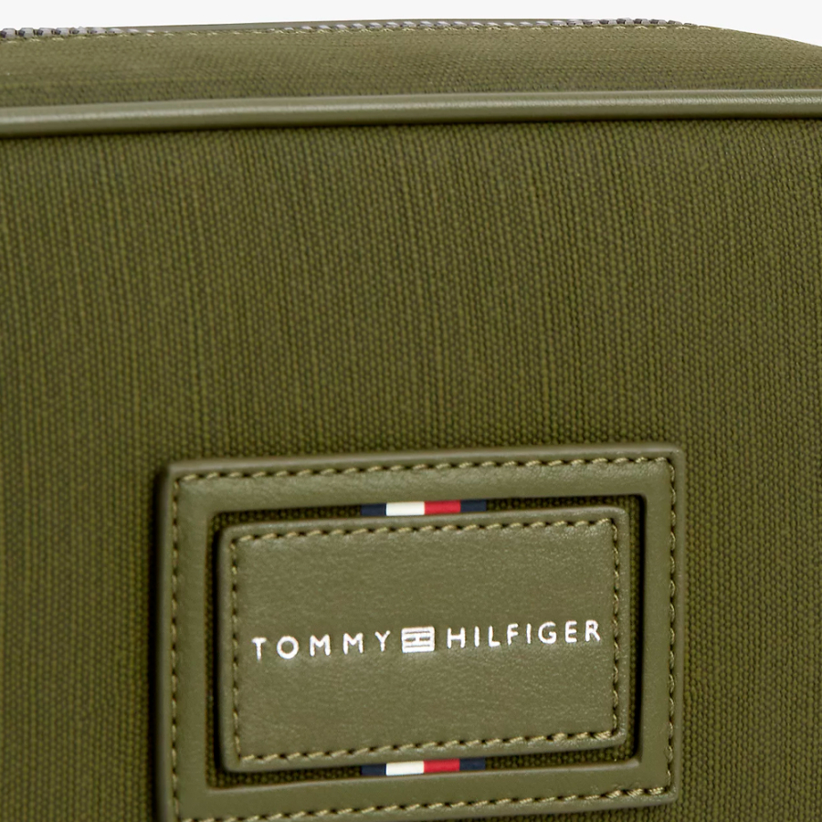 beauty-case-in-tessuto-con-patch-logo beauty-case-in-tessuto-con-patch-logo