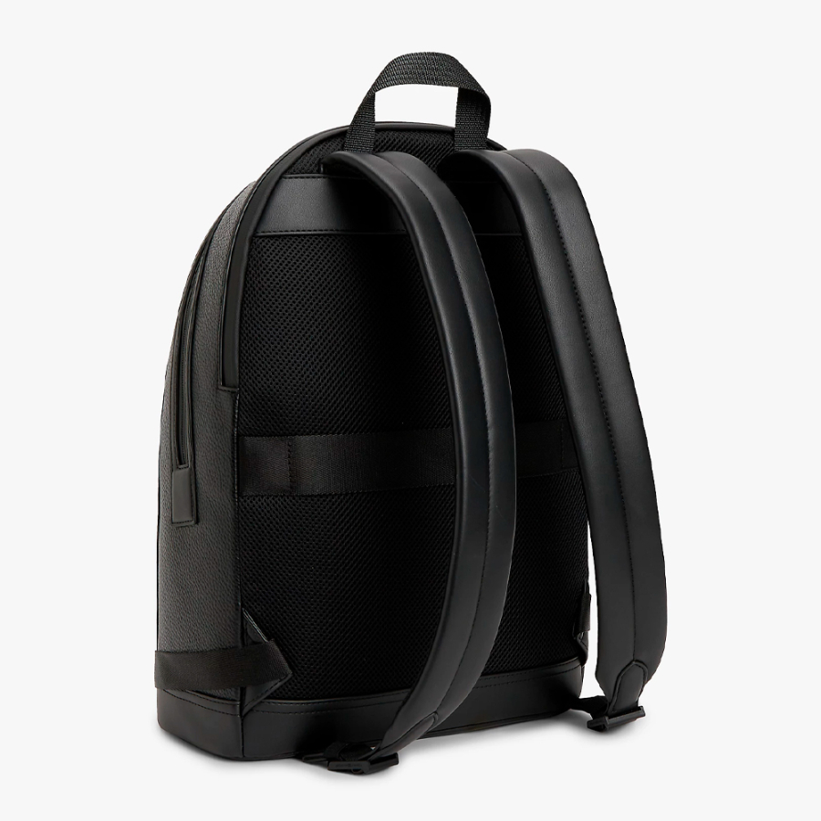 mochila-com-emblema-e-fita-distintiva mochila-com-emblema-e-fita-distintiva