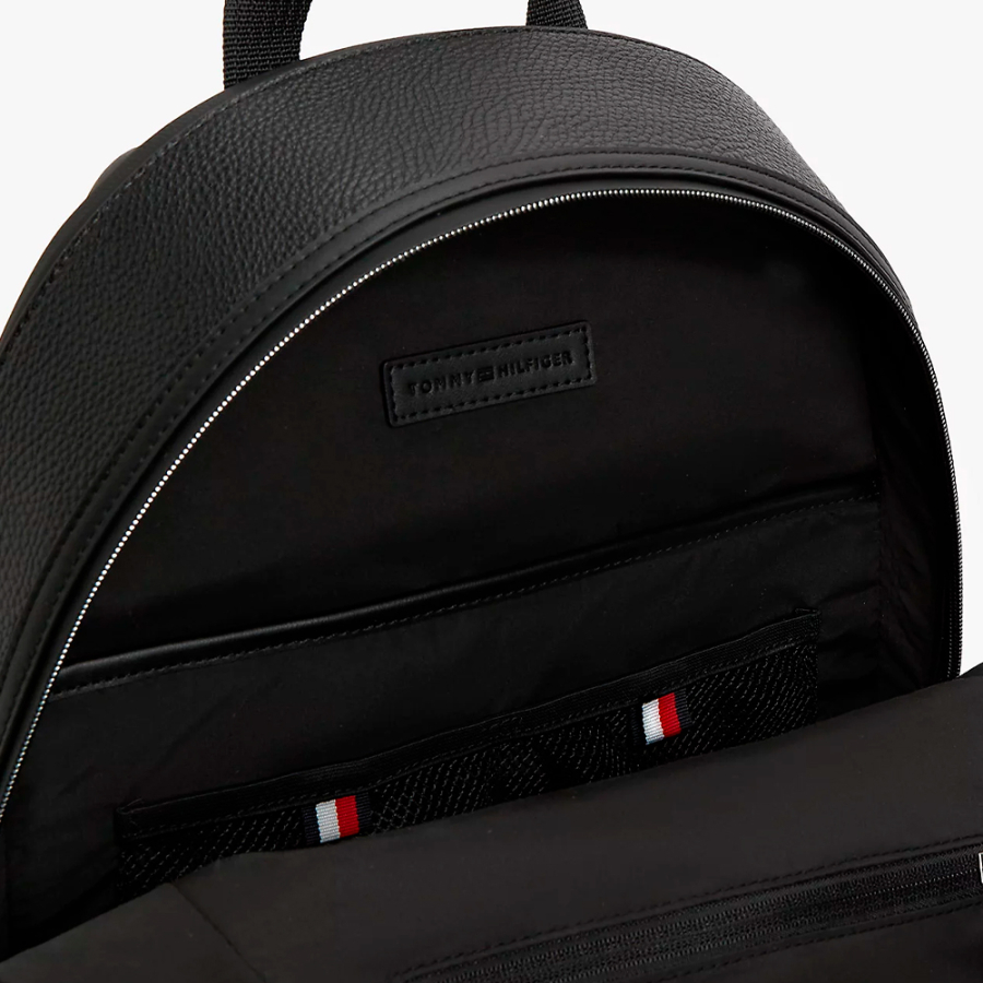 mochila-com-emblema-e-fita-distintiva mochila-com-emblema-e-fita-distintiva