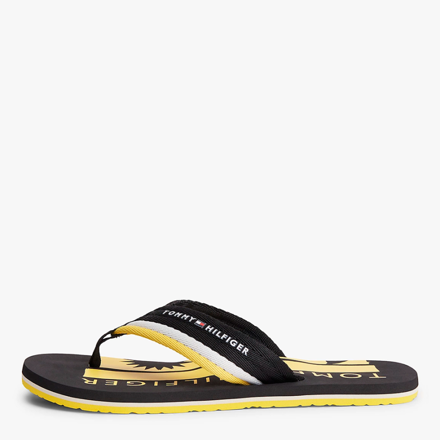 gestreifte-flip-flops-mit-geflochtenem-riemen gestreifte-flip-flops-mit-geflochtenem-riemen