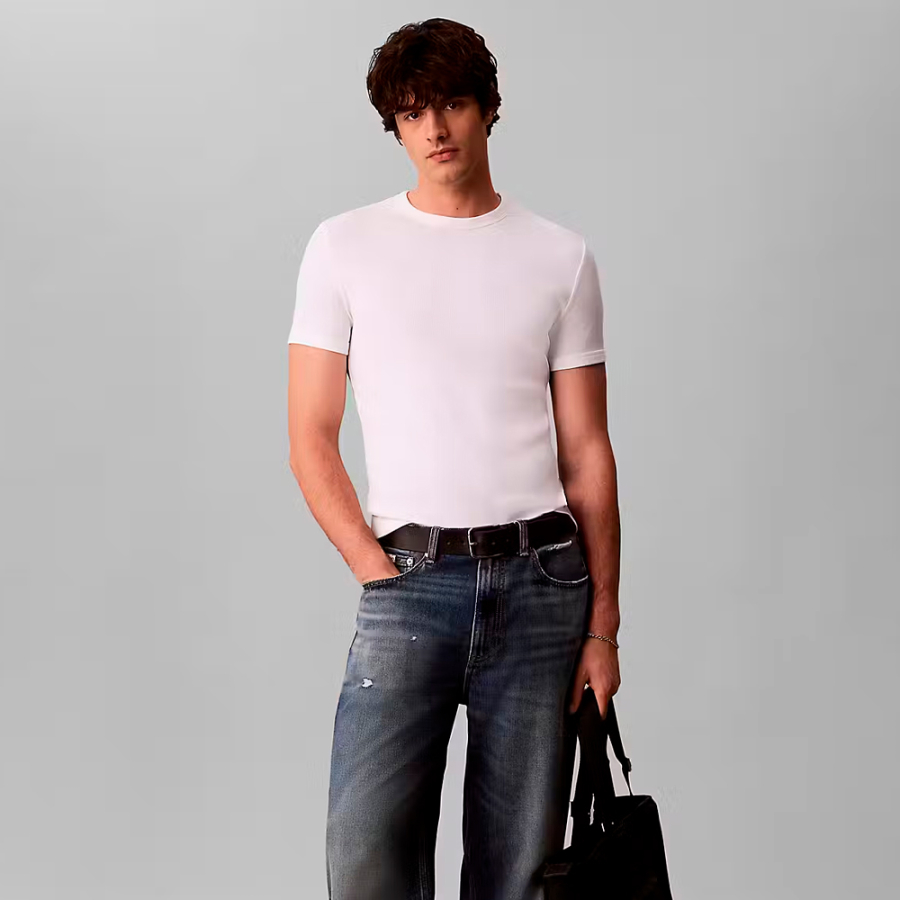 camiseta-rib-slim-com-etiqueta-tecida