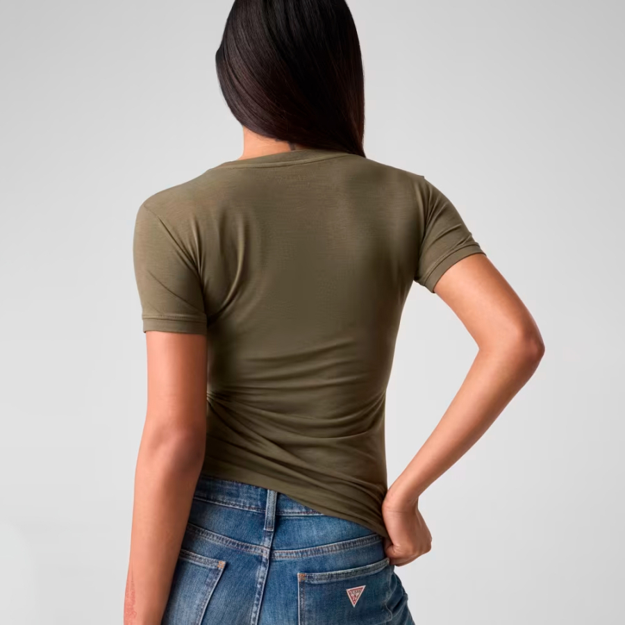 t-shirt-con-logo-in-strass