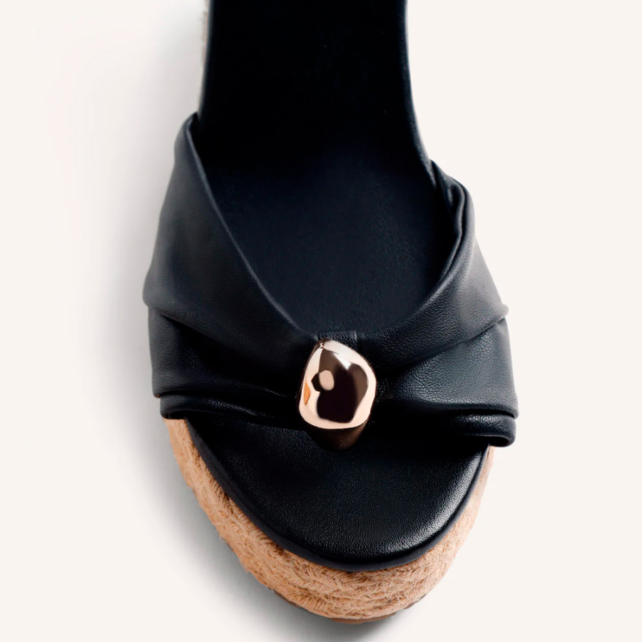 soudan-leder-keilsandalen-mit-schmuck