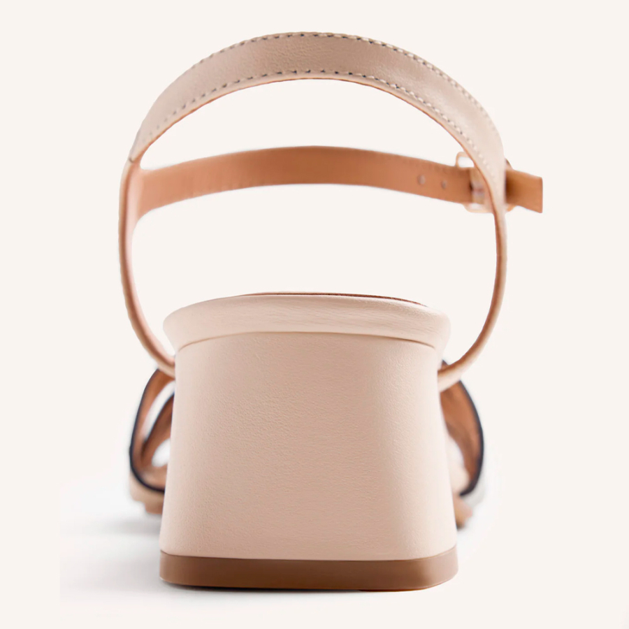 bais-leder-und-nietensandalen bais-leder-und-nietensandalen
