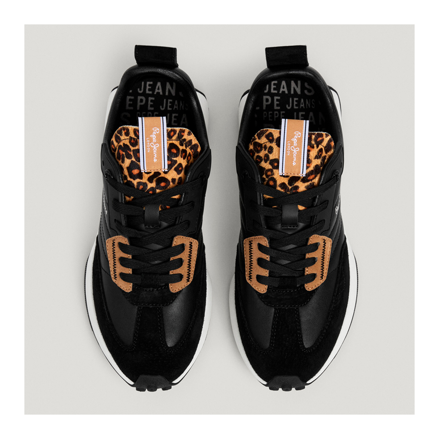 zapatillas-con-detalles-en-ante-con-piel