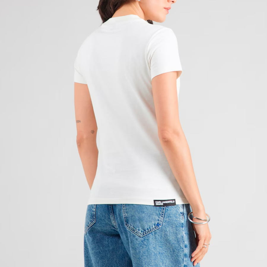 schmal-geschnittenes-t-shirt