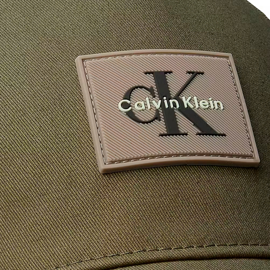 cappello-monologo-con-patch-in-gomma
