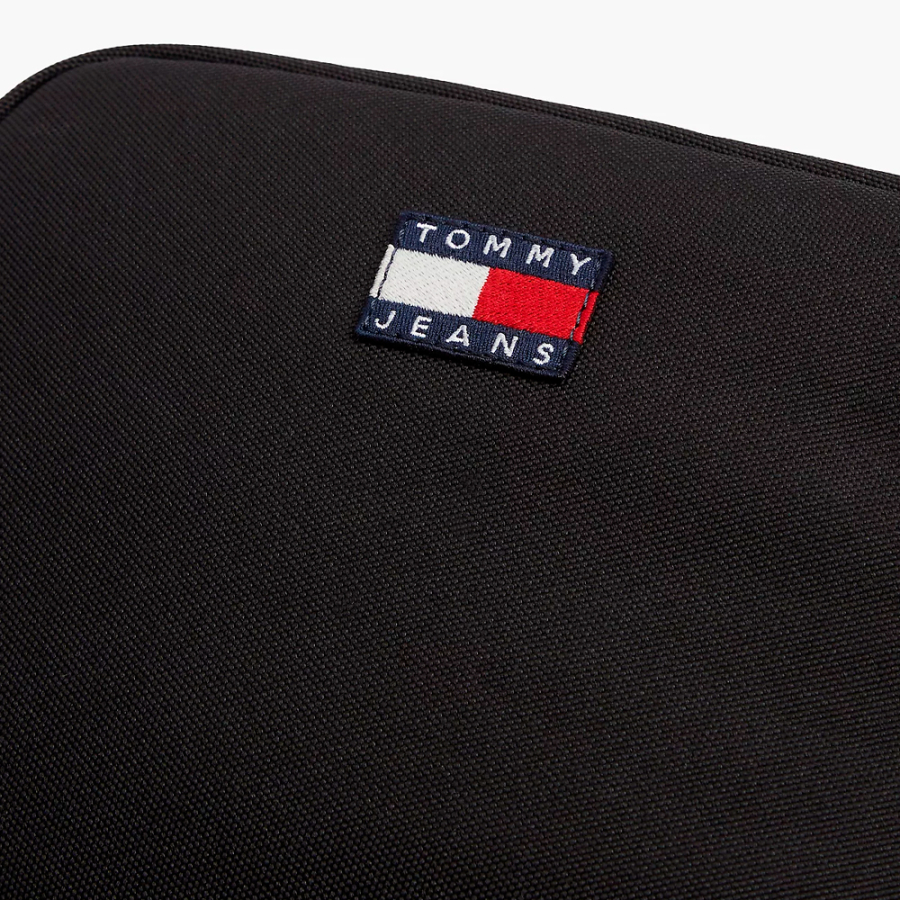 bolso-mensajero-essential-con-inscripcion bolso-mensajero-essential-con-inscripcion