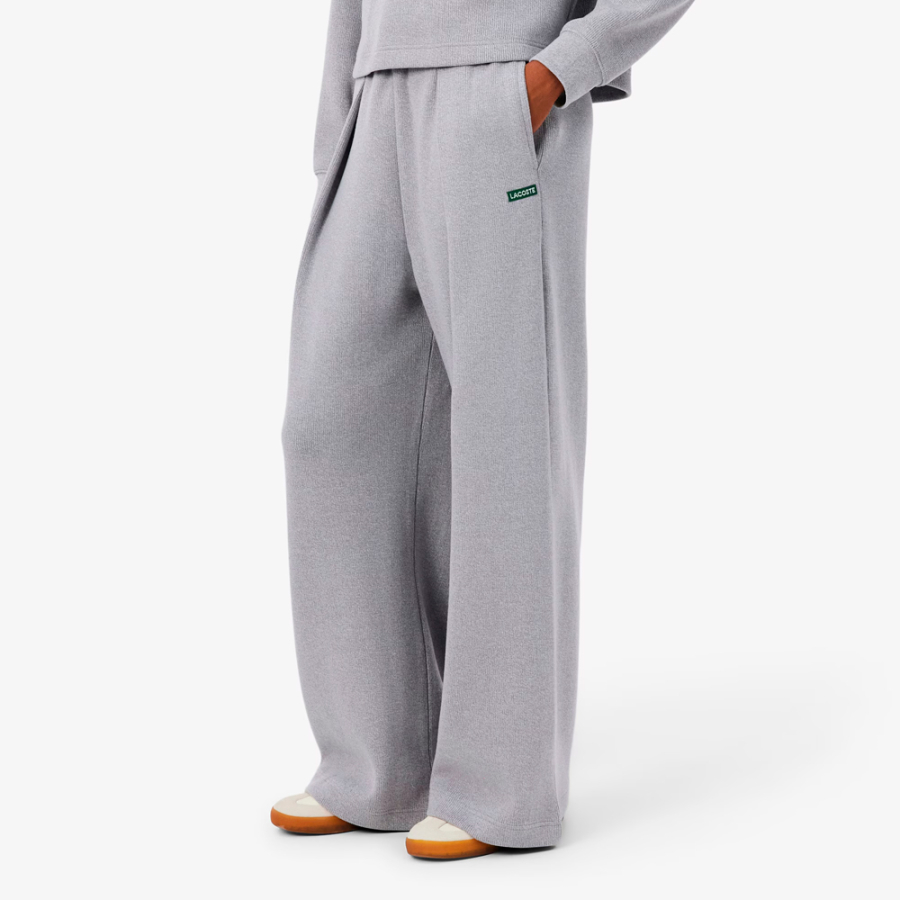 pantalon-de-chandal-de-canale-de-corte-acampanado pantalon-de-chandal-de-canale-de-corte-acampanado