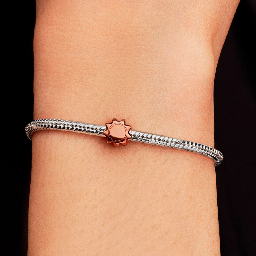 charm-mini-sol-naranja-794818c01