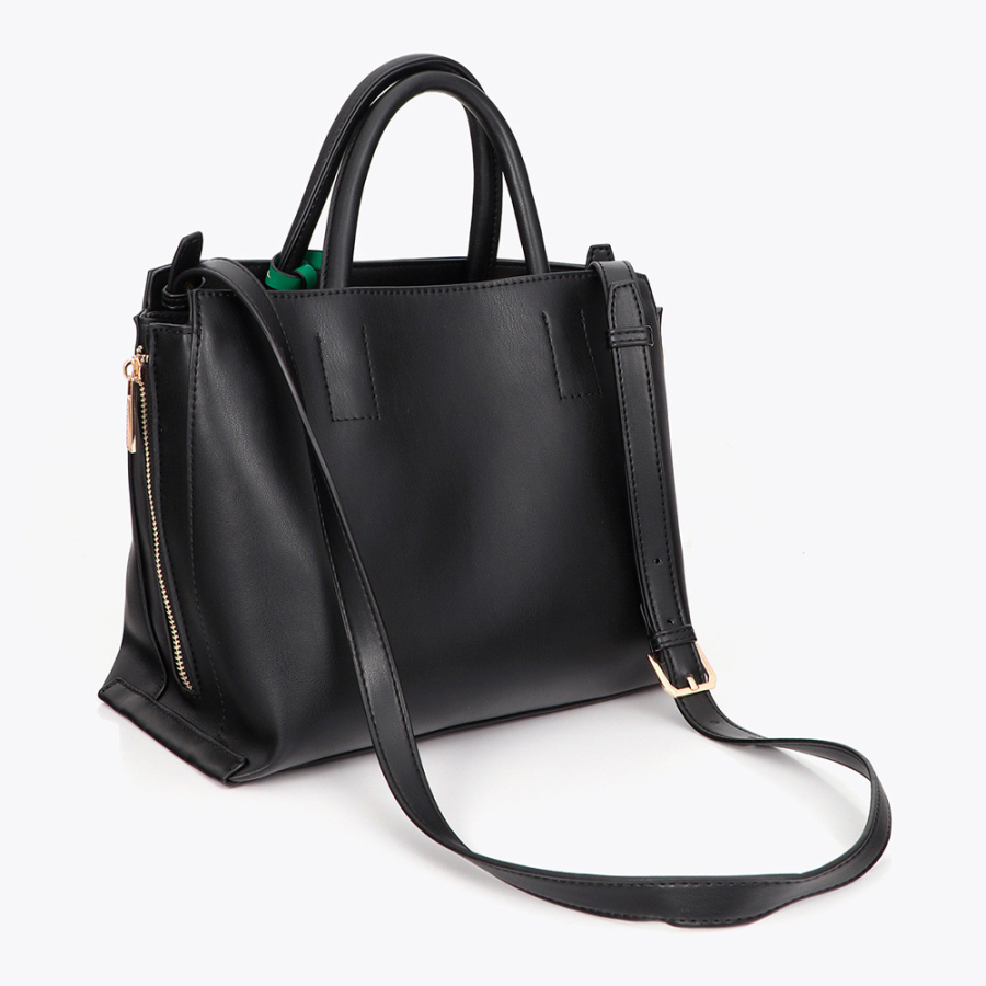 bolso-shopper-con-colgante-a-contraste bolso-shopper-con-colgante-a-contraste