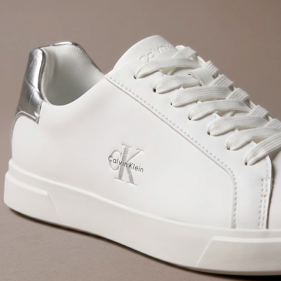baskets-en-cuir-avec-logo-distinctif baskets-en-cuir-avec-logo-distinctif