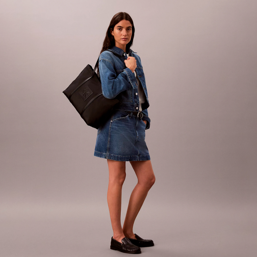 sac-fourre-tout-avec-logo-monogramme-en-relief