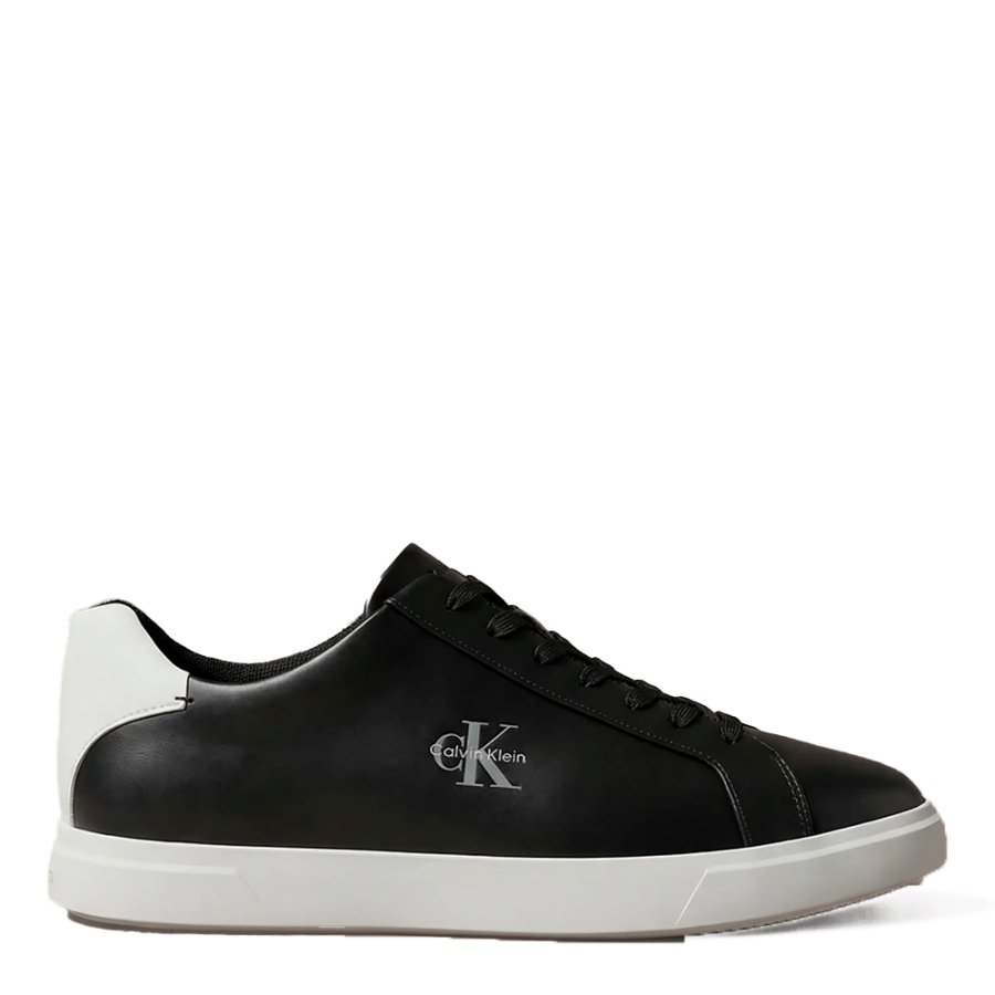 baskets-en-cuir-avec-logo-distinctif