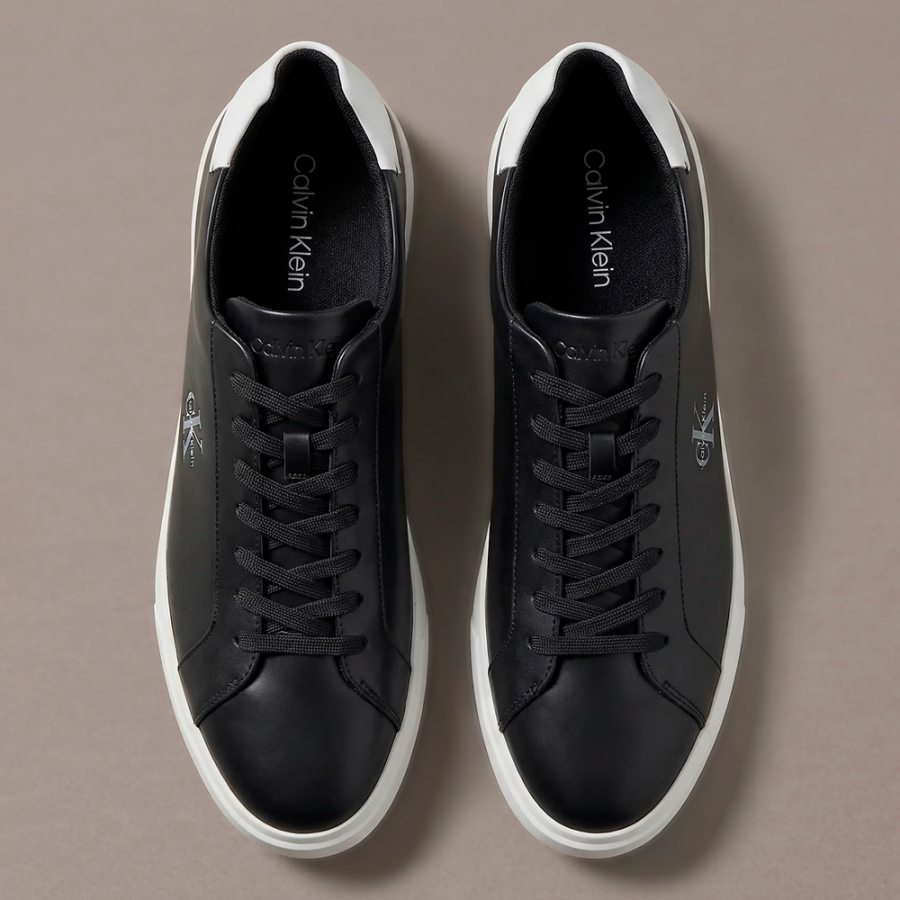 baskets-en-cuir-avec-logo-distinctif