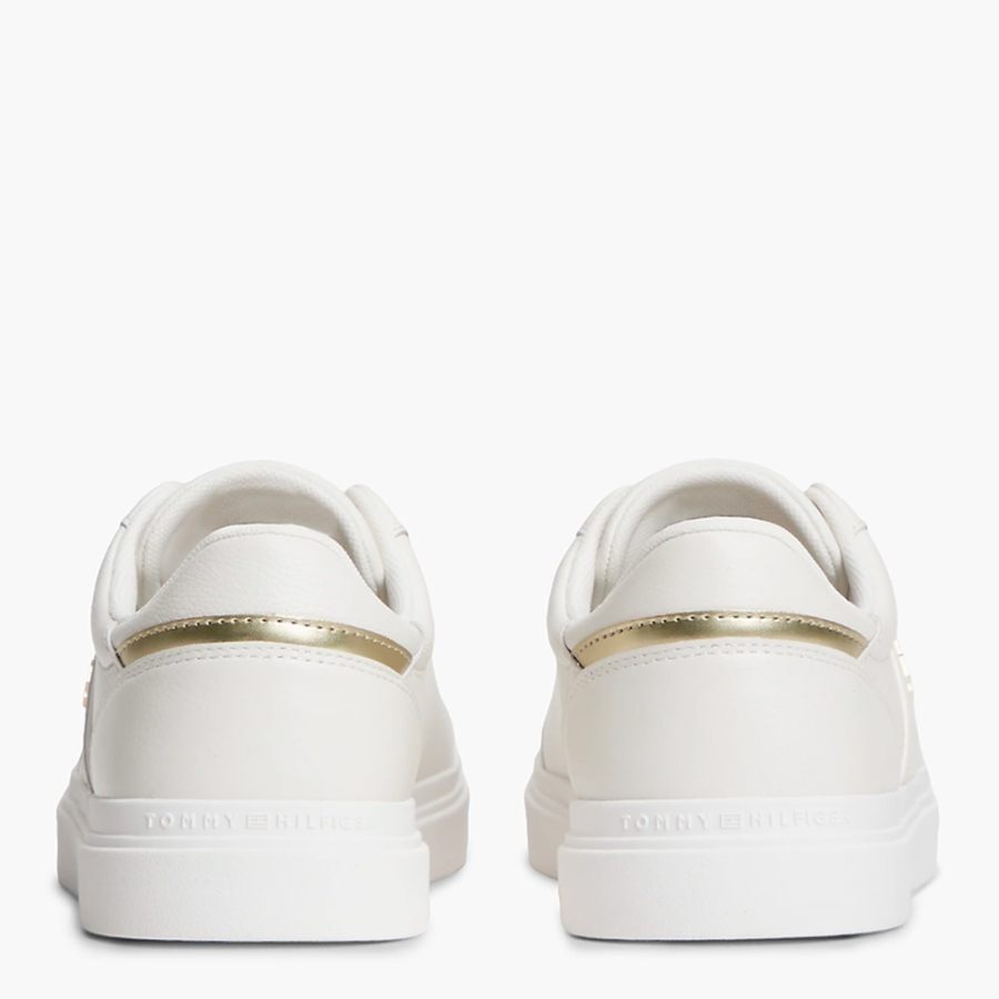 athletic-shoes athletic-shoes