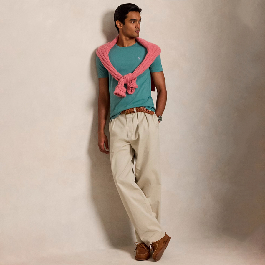 massgeschneidertes-schmal-geschnittenes-strick-t-shirt