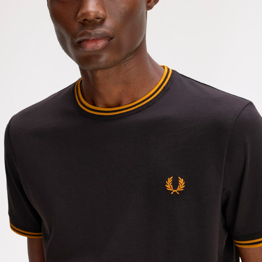 twin-tipped-t-shirt