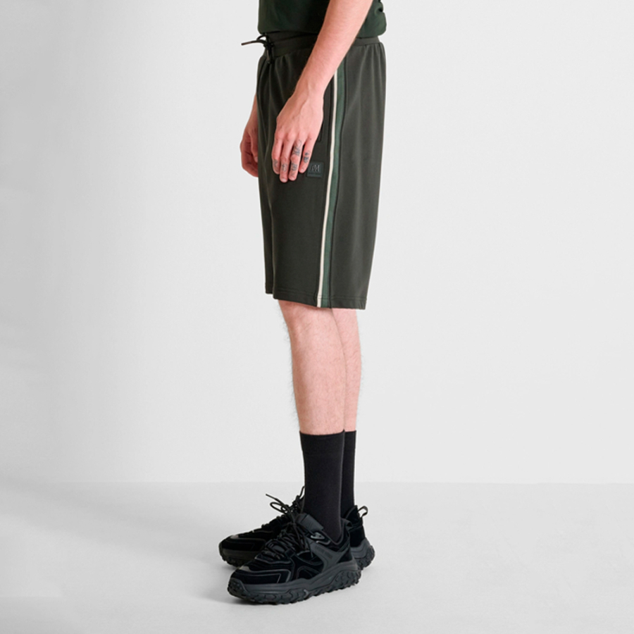 short-regular-fit-con-patch short-regular-fit-con-patch