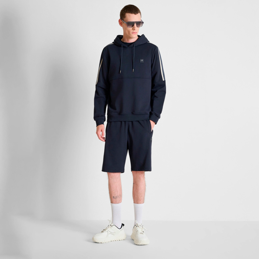 regular-fit-shorts-with-patch
