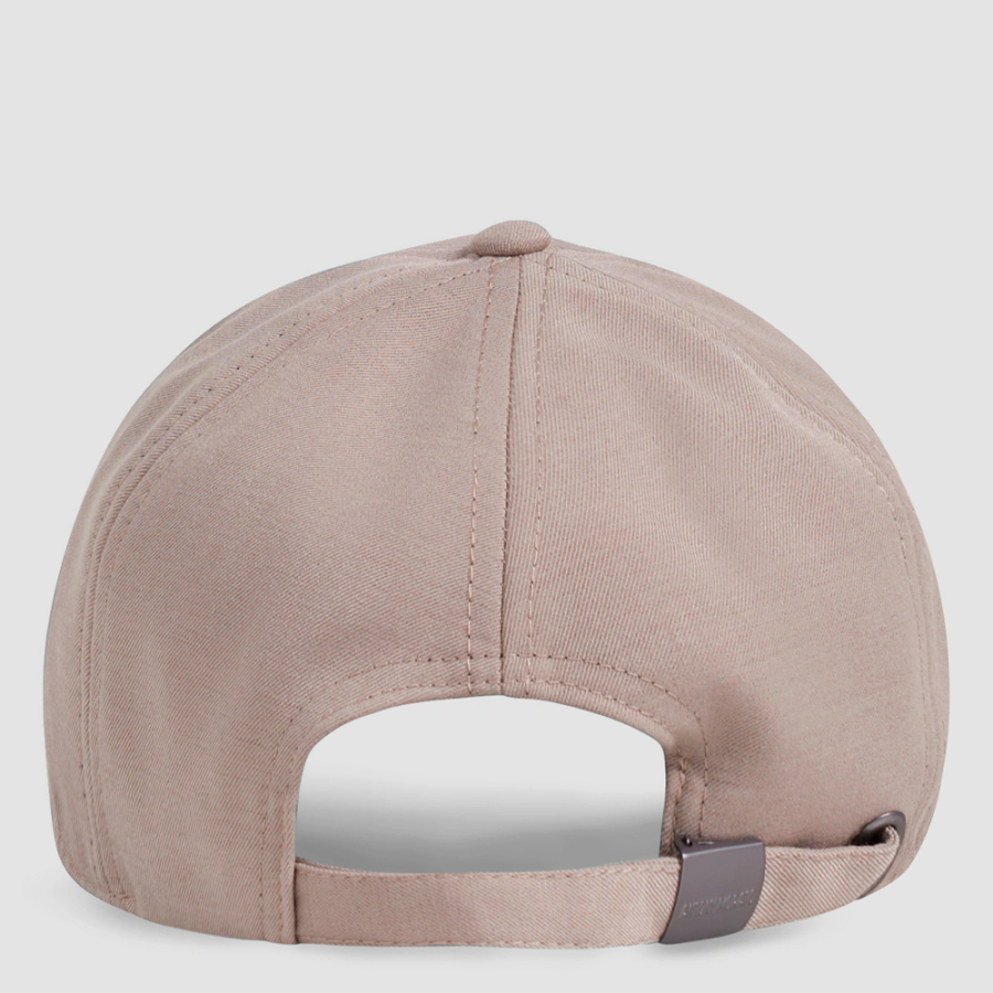 cap-with-metallic-3d-logo