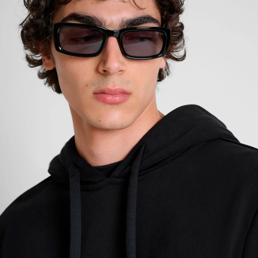 relaxed-fit-sweatshirt-with-metal-plate relaxed-fit-sweatshirt-with-metal-plate