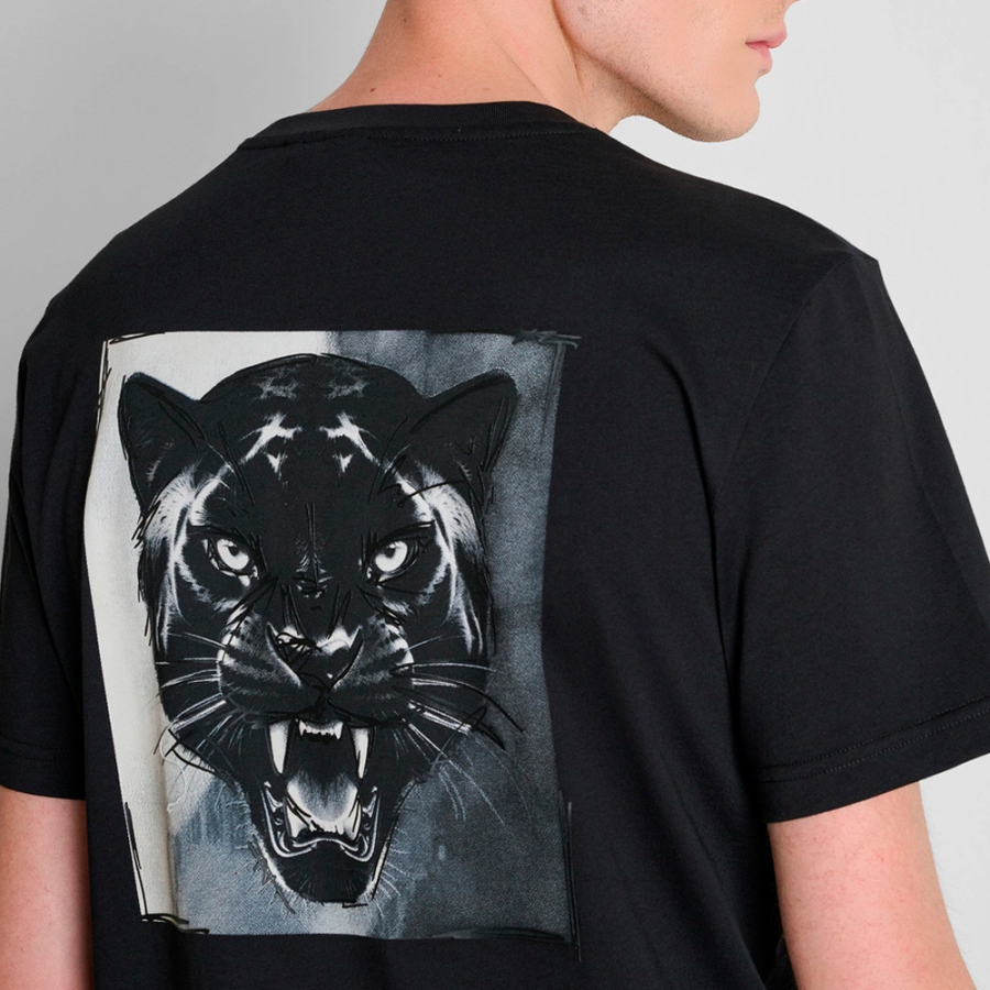 normal-geschnittenes-t-shirt-mit-aufdruck-auf-der-vorderseite normal-geschnittenes-t-shirt-mit-aufdruck-auf-der-vorderseite