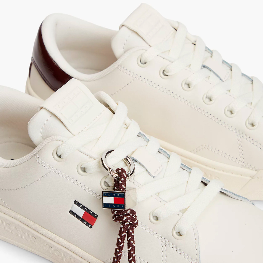 tennisschuhe-aus-leder-mit-logo tennisschuhe-aus-leder-mit-logo