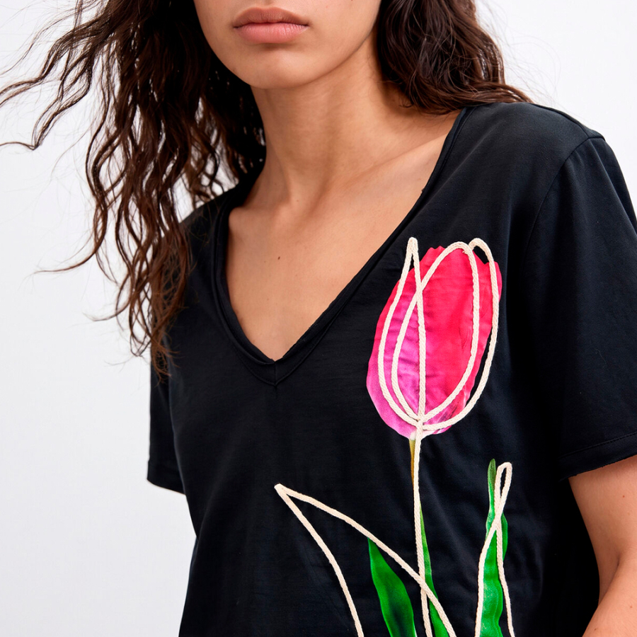 t-shirt-con-stampa-floreale t-shirt-con-stampa-floreale
