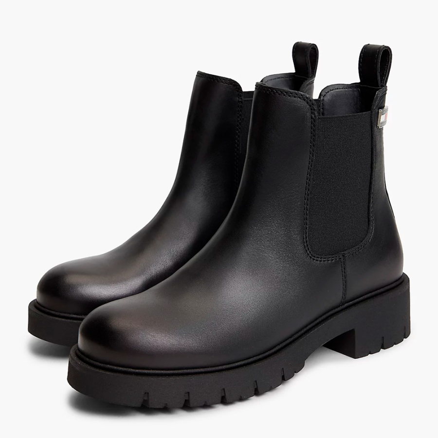 leather-chelsea-boots-with-studs