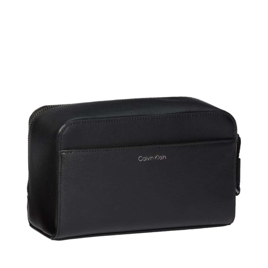 toiletry-bag-with-emblem